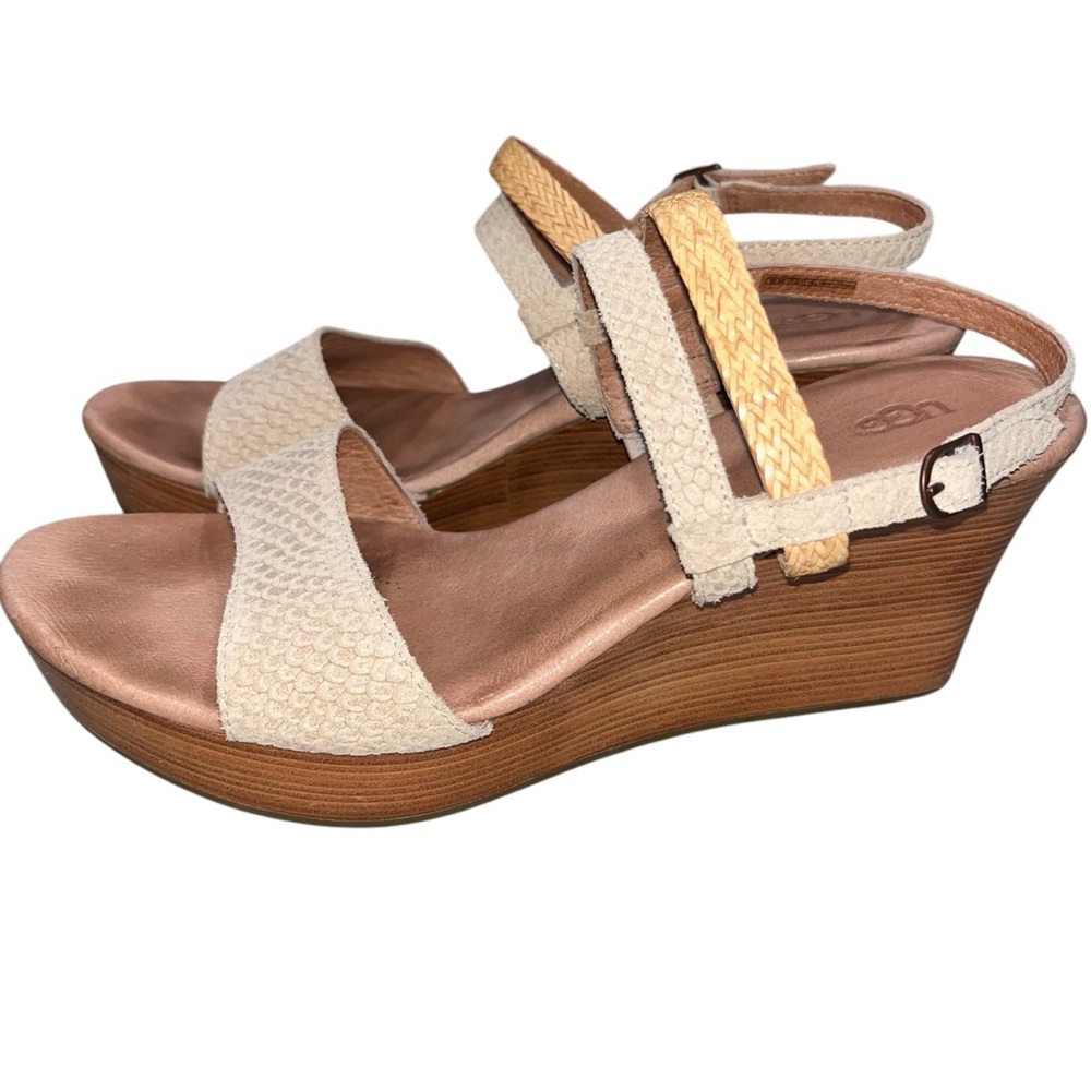 Ugg Lira Mar Cream & Tan Embossed Leather Wedge Sandals Shoes Women’s size 10